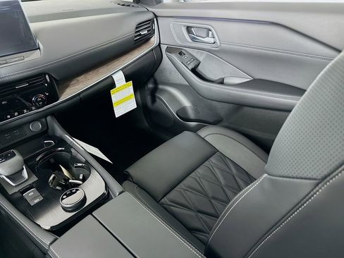 New 2026 Nissan Rogue Platinum w/ Platinum Premium Package image 32