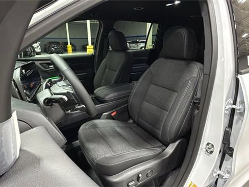 New 2026 Chevrolet Traverse LT image 12