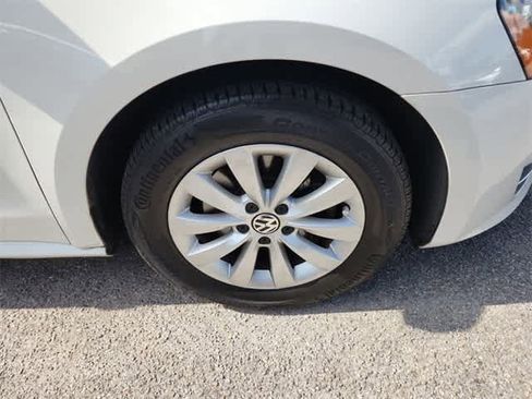 Used 2013 Volkswagen Passat 2.5 S image 12