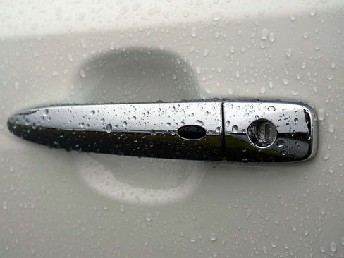 Used 2024 Nissan Leaf S image 13