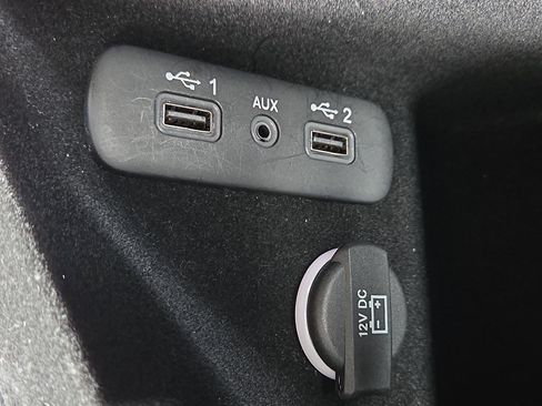 Used 2023 Dodge Challenger SXT RWD image 19