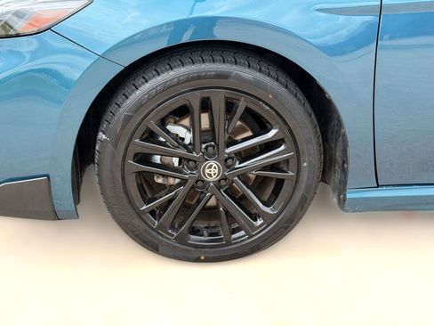 Used 2025 Toyota Camry SE image 12