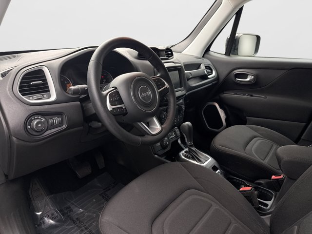 Used 2020 Jeep Renegade Latitude w/ Cold Weather Group AWD/4WD image 10
