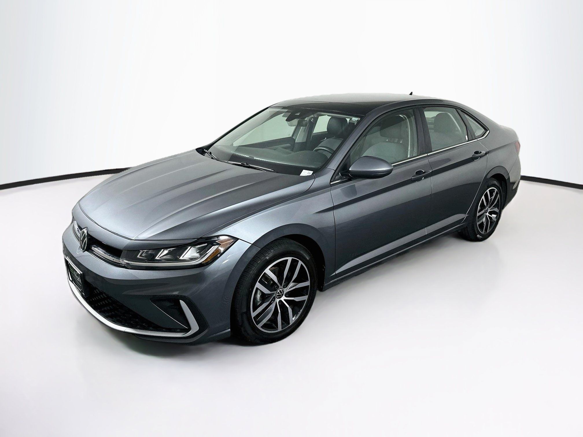 Used 2025 Volkswagen Jetta SE FWD image 3