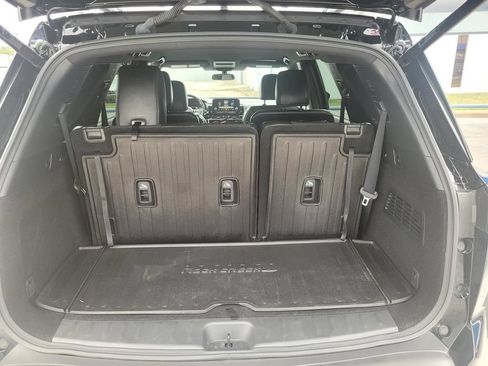 Used 2025 Nissan Pathfinder Rock Creek AWD/4WD image 14
