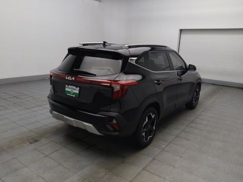 Used 2024 Kia Seltos EX FWD image 9