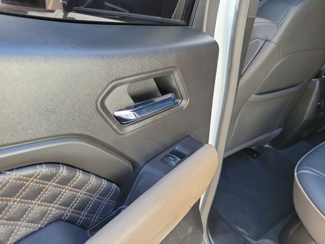 Used 2025 GMC Canyon Denali AWD/4WD image 13