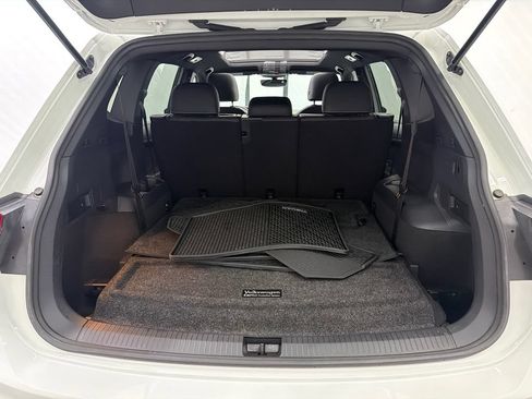 Used 2021 Volkswagen Tiguan SE R-Line FWD image 19