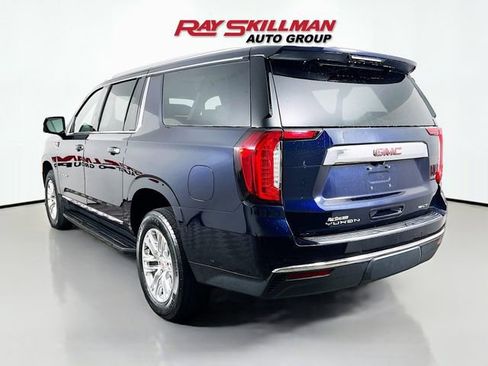 Used 2023 GMC Yukon XL SLT w/ SLT Premium Package AWD/4WD image 5