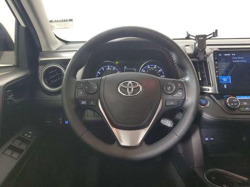 Used 2017 Toyota RAV4 XLE FWD image 16