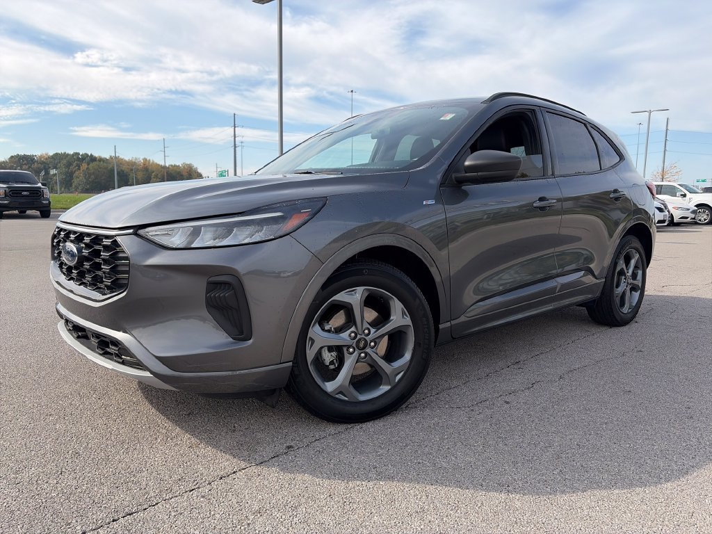 Used 2023 Ford Escape ST-Line w/ Equipment Group 301A FWD image 3
