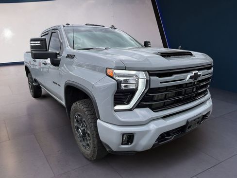 Used 2024 Chevrolet Silverado 3500 LT w/ Z71 Sport Edition image 7