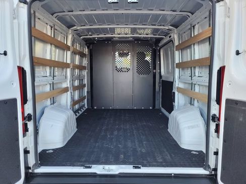 Used 2025 RAM ProMaster 2500 w/ U-Haul Equipment Group FWD image 19