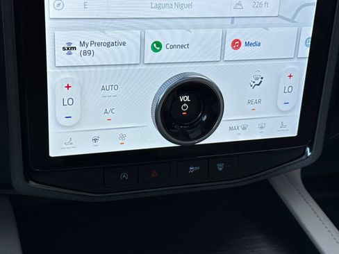 Used 2024 Ford Expedition Limited image 19