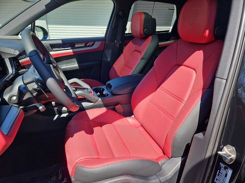 New 2026 Porsche Cayenne AWD/4WD image 12