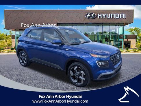 Certified 2023 Hyundai Venue Limited FWD image 7