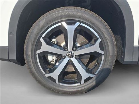 New 2026 Volkswagen Tiguan SE AWD/4WD image 13