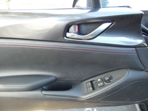 Used 2016 MAZDA MX-5 Miata Club image 37