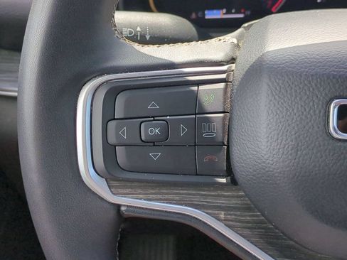 Used 2024 Jeep Wagoneer Series II w/ Flexible Seating Group RWD image 17
