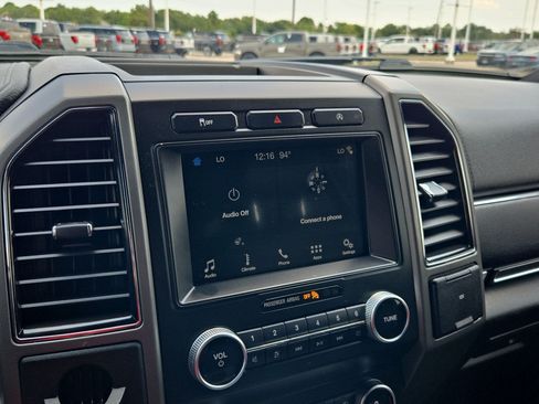 Used 2019 Ford Expedition XLT w/ Equipment Group 202A RWD image 20
