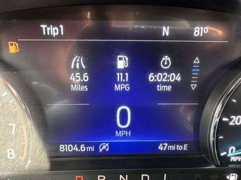 Used 2023 Ford Explorer XLT w/ Equipment Group 202A AWD/4WD image 31