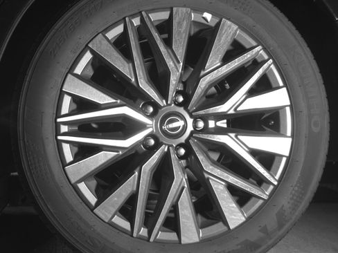 Used 2025 Nissan Altima 2.5 SV FWD image 14