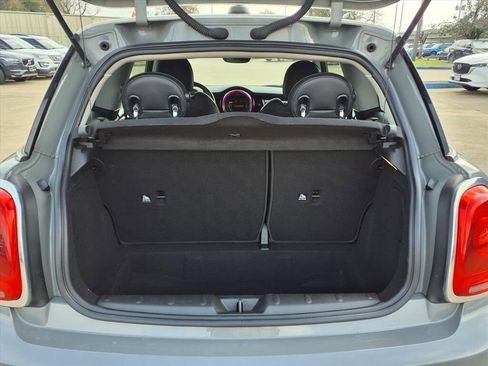 Used 2018 MINI Cooper S image 29