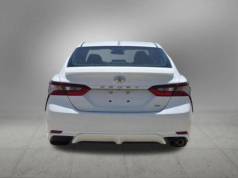 Used 2024 Toyota Camry SE FWD image 5