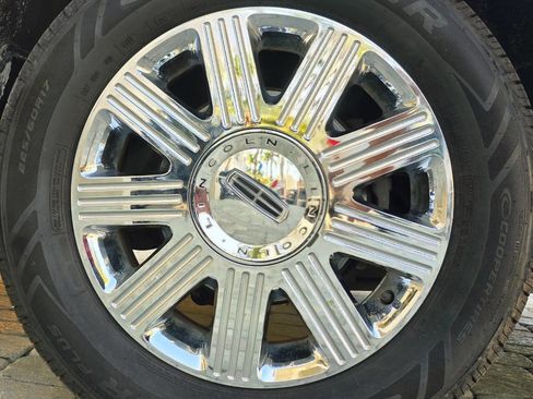 Used 2003 Lincoln Town Car Cartier image 49