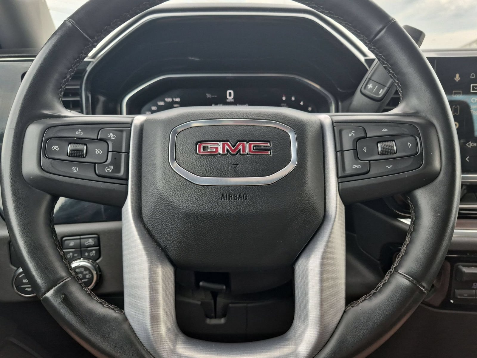 Used 2025 GMC Sierra 1500 SLT RWD image 12