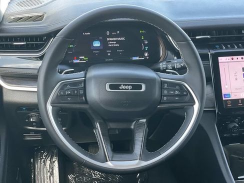 Used 2023 Jeep Grand Cherokee 4WD 4xe image 8