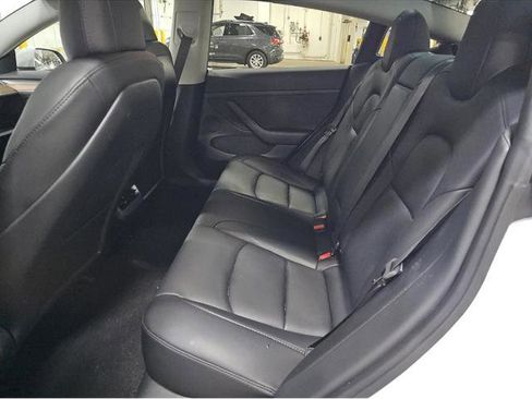 Used 2023 Tesla Model 3 Standard Range image 11