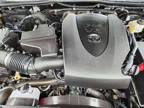 Used 2023 Toyota Tacoma SR5 AWD/4WD image 16