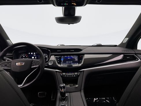 Used 2024 Cadillac XT6 Sport w/ Technology Package image 14