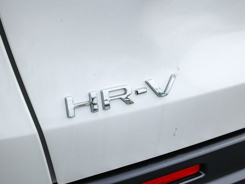 Used 2025 Honda HR-V Sport image 9