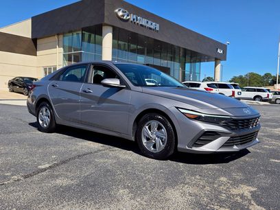 Used 2024 Hyundai Elantra SE