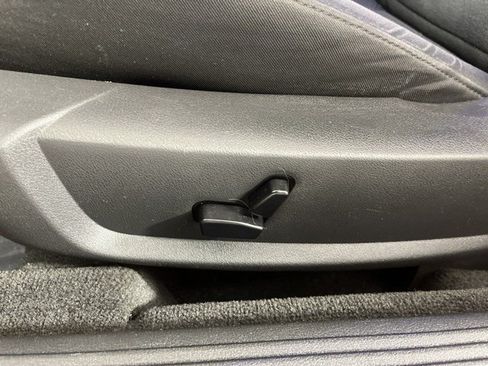 Used 2010 Dodge Challenger R/T RWD image 25
