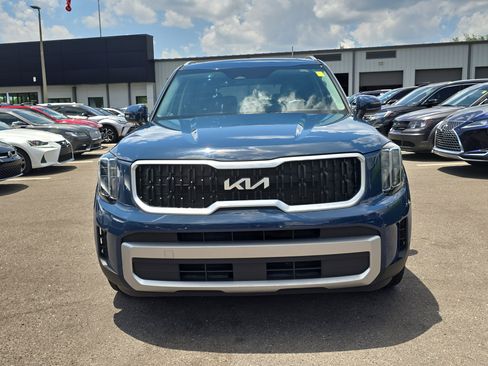Certified 2023 Kia Telluride EX FWD image 3