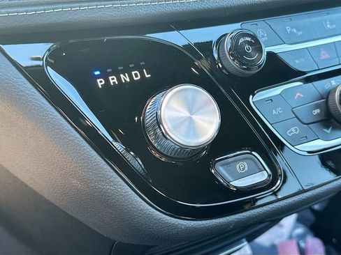 New 2026 Chrysler Pacifica Select FWD image 17