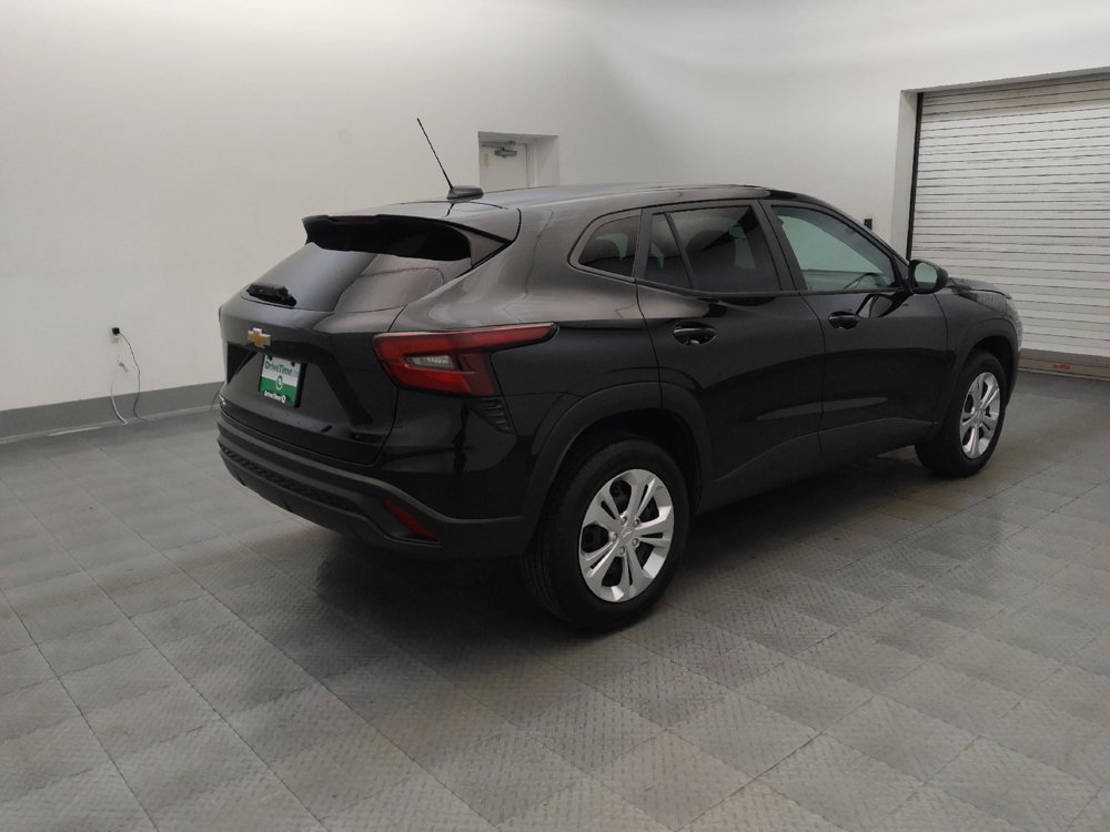 Used 2024 Chevrolet Trax LS FWD image 9