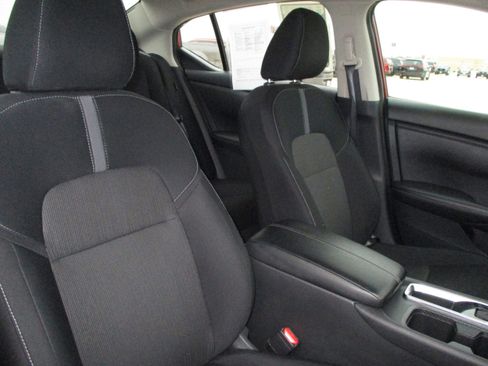 Used 2024 Nissan Sentra SV image 32