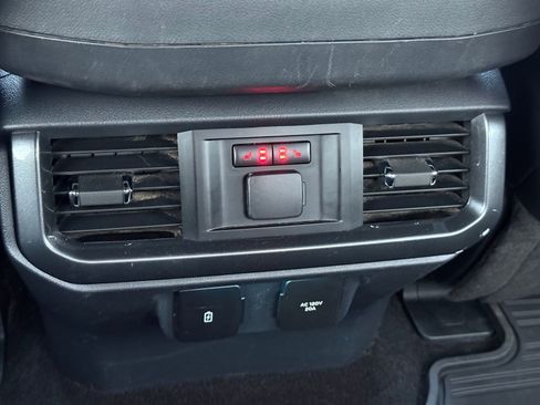 Used 2022 Ford F150 Lariat w/ Equipment Group 502A High image 17