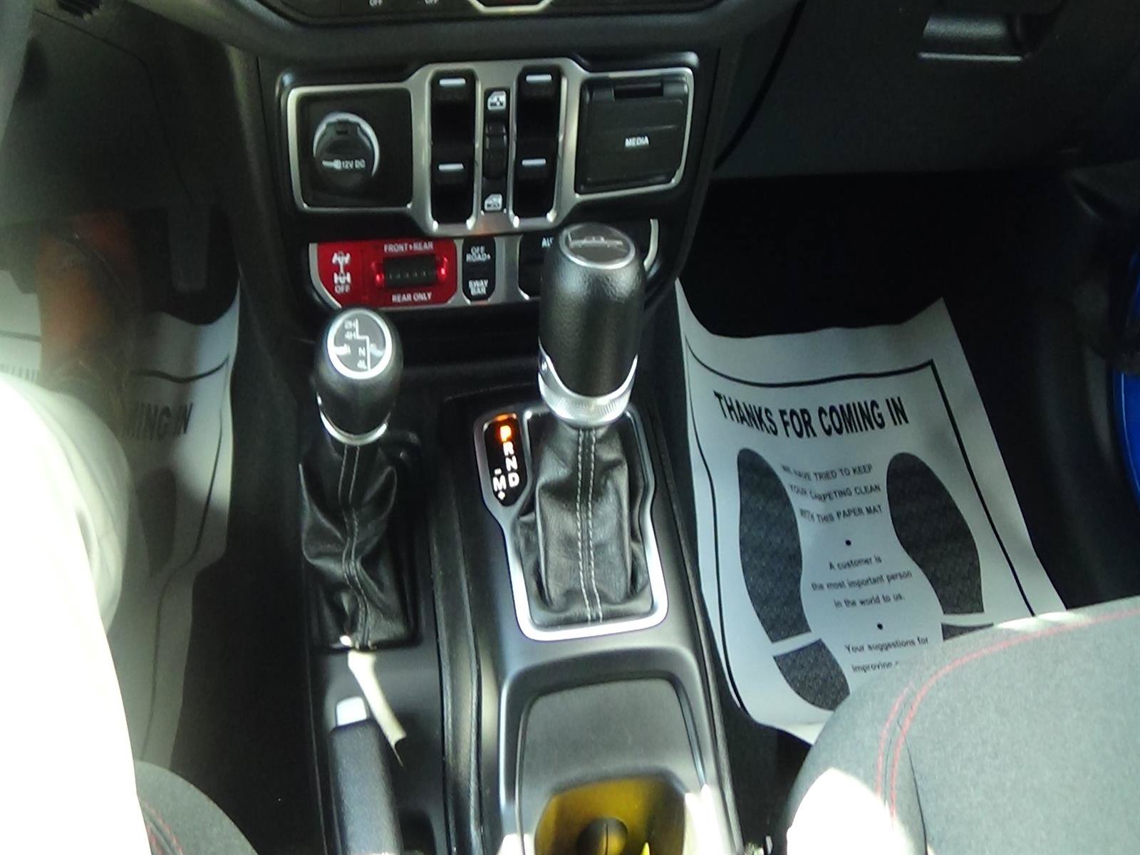 Used 2024 Jeep Gladiator Rubicon w/ Convenience Group AWD/4WD image 24