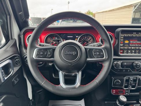 Used 2022 Jeep Wrangler Unlimited Rubicon AWD/4WD image 15