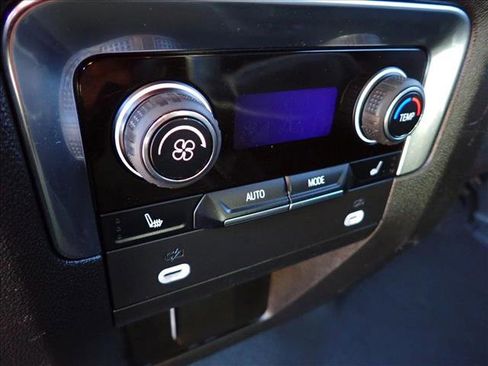 Used 2023 Chevrolet Suburban Premier image 12