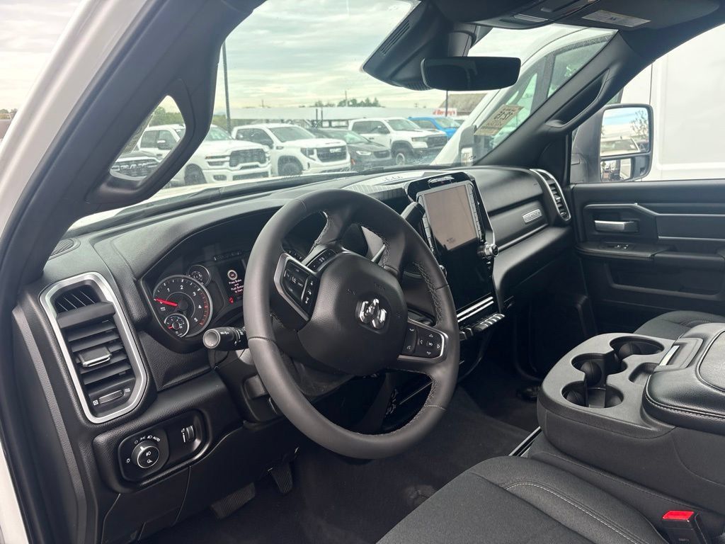Used 2025 RAM 2500 Big Horn AWD/4WD image 8