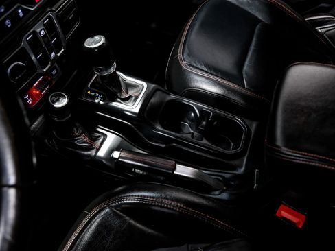 Used 2018 Jeep Wrangler Unlimited Rubicon w/ LED Lighting Group image 27