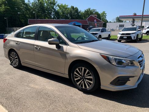 Used 2019 Subaru Legacy 2.5i Premium AWD/4WD image 3