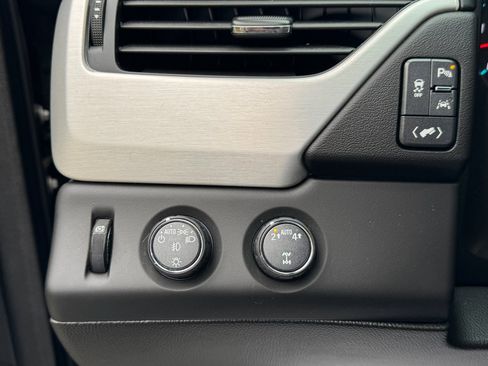 Used 2019 GMC Yukon XL SLT image 25