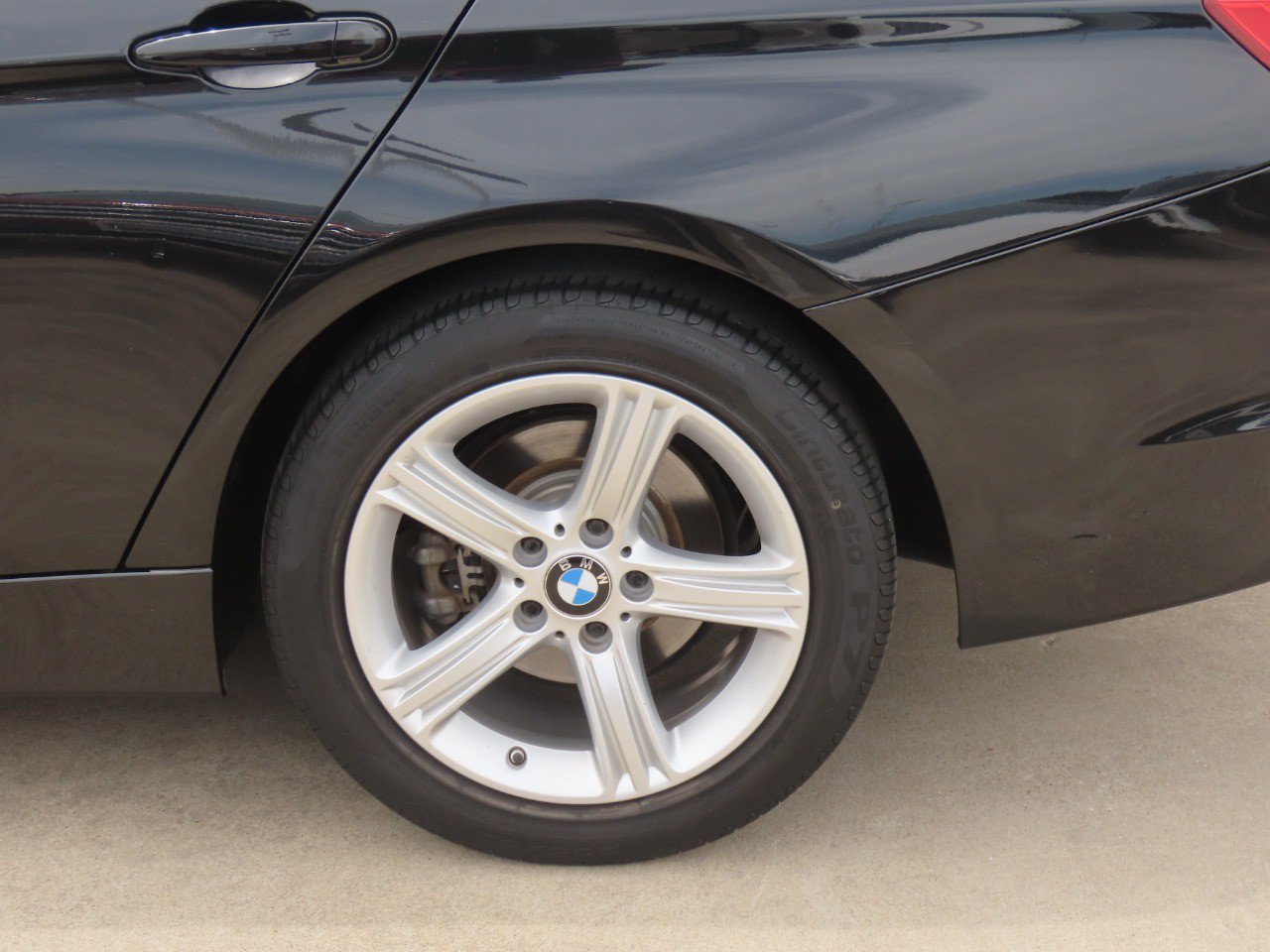 Used 2015 BMW 320i Sedan RWD image 16